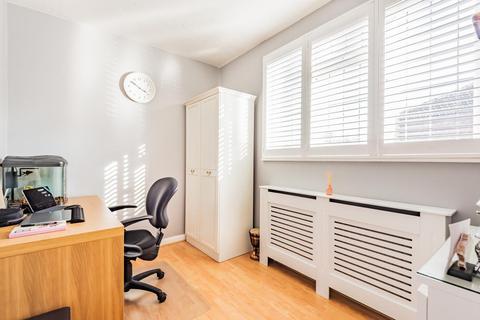 107 Ridgeway Drive, Bromley, BR1 5DB