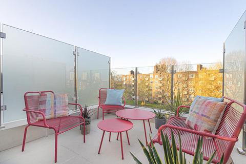 27c Ringford Road, London, SW18 1RP