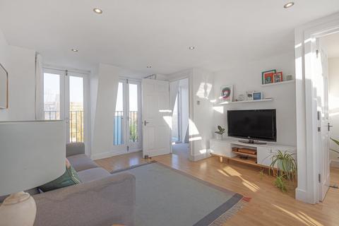 27c Ringford Road, London, SW18 1RP