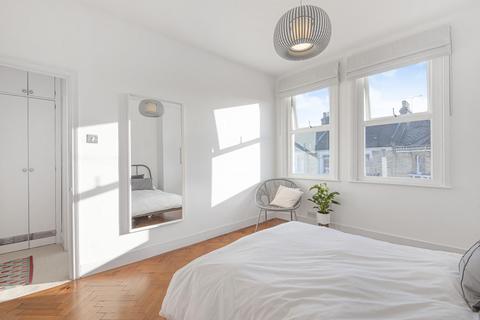 27c Ringford Road, London, SW18 1RP