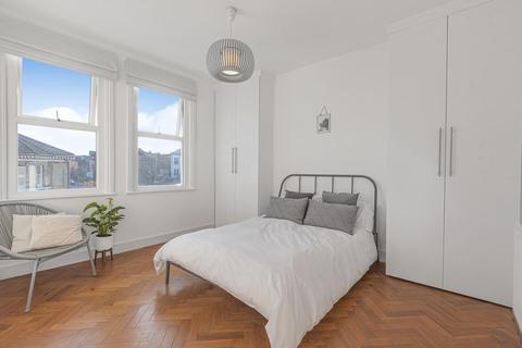 27c Ringford Road, London, SW18 1RP