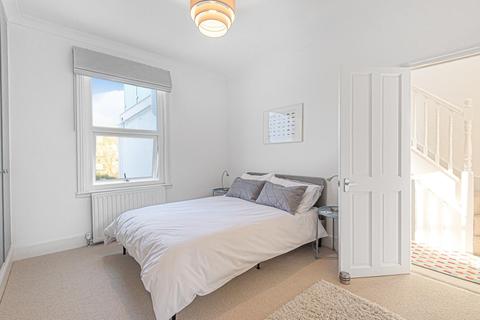 27c Ringford Road, London, SW18 1RP
