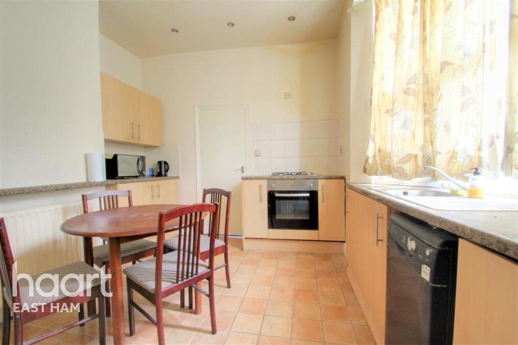 Caledon Road, E6 2 bed £1,250 pcm (£288 pw)