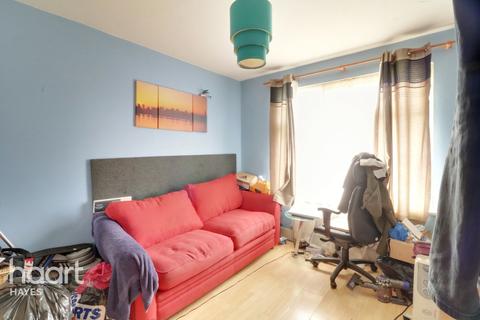 240 Botwell Lane, Hayes, UB3 2AP