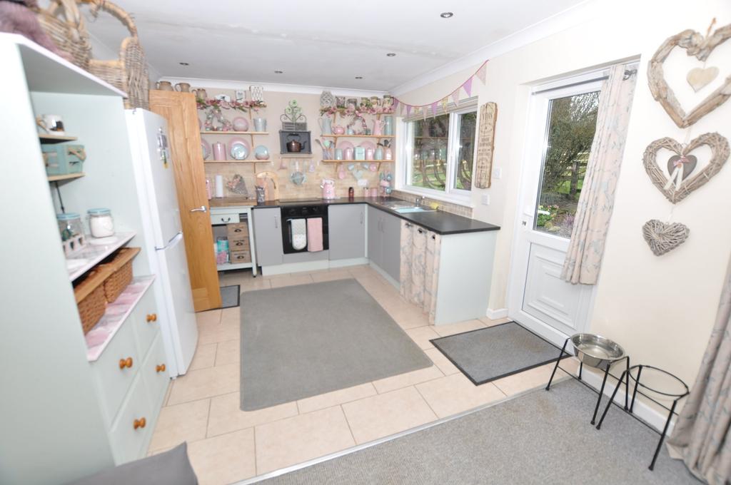 Kitchen/dining room 2