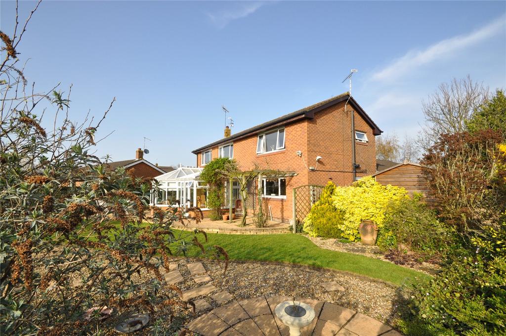 Penfold Way, Dodleston, CH4 4 bed detached house £440,000