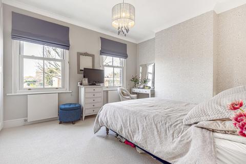 4 Beauchamp Terrace, London, SW15 1BW