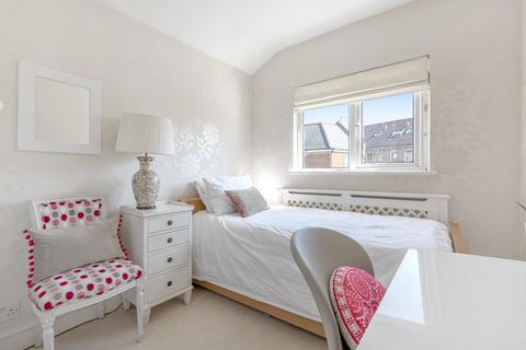 4 Beauchamp Terrace, London, SW15 1BW