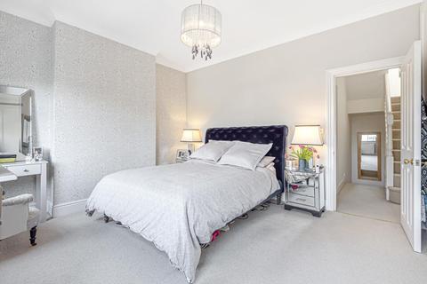 4 Beauchamp Terrace, London, SW15 1BW
