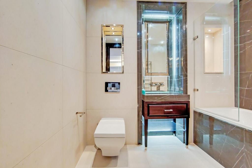 3 Bathroom-0