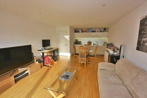 163 Wingate Square, London, SW4 0AN