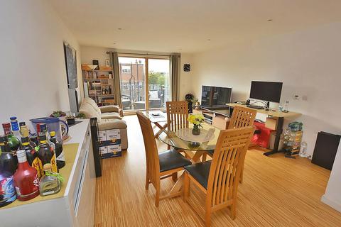 163 Wingate Square, London, SW4 0AN