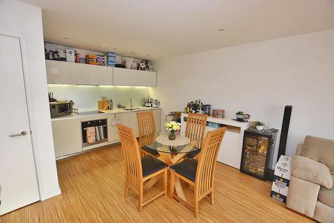 163 Wingate Square, London, SW4 0AN