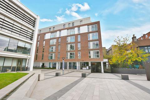 163 Wingate Square, London, SW4 0AN