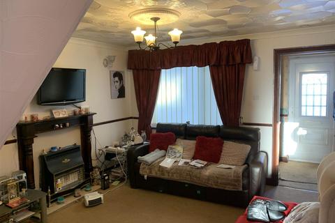 8 Bretton Gardens, Wolverhampton, WV10 9YQ