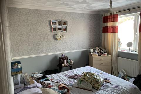 8 Bretton Gardens, Wolverhampton, WV10 9YQ