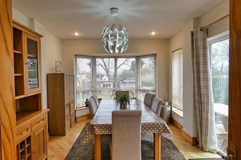 15 Beech Grove, Northampton, NN3 6JX