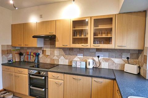 15 Beech Grove, Northampton, NN3 6JX