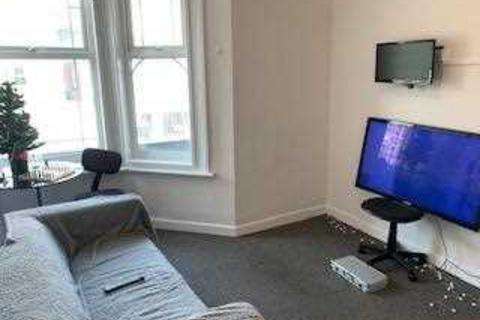 3 bedroom apartment to rent, Holdenhurst Road, Bournemouth, Bournemouth