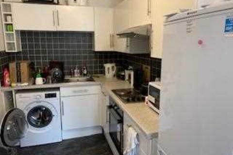 3 bedroom apartment to rent, Holdenhurst Road, Bournemouth, Bournemouth