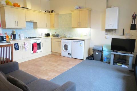 4 bedroom apartment to rent, Wimborne Road, Winton, Bournemouth