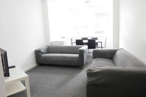 3 bedroom apartment to rent, Holdenhurst Road, Bournemouth, Bournemouth