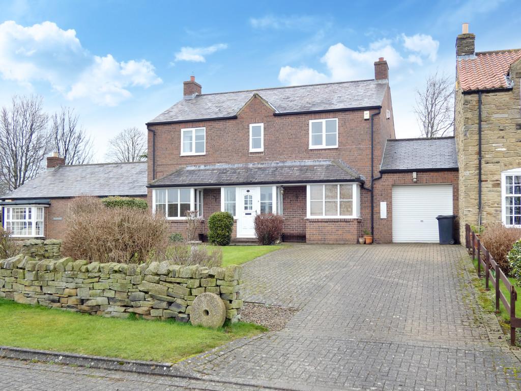 7 Manor Green, Patrick Brompton, Bedale 4 bed link detached house £