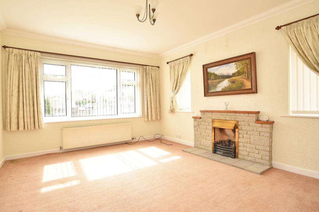Bachelor Road, Harrogate, HG1 3EQ 3 bed detached bungalow £995 pcm (£
