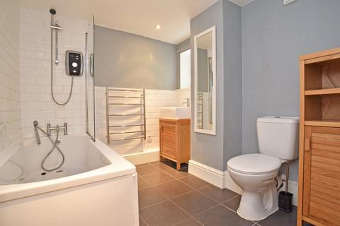 2 bedroom flat for sale, 65 Harlow Moor Drive, Harrogate, HG2