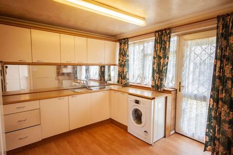 21 Ash Grove, Burntwood, WS7 4TG