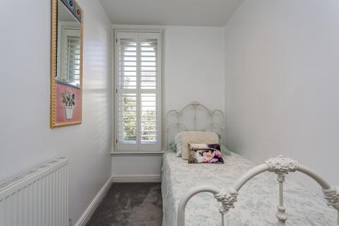 Flat 4, 13 Broadwater Down, Tunbridge Wells, TN2 5NJ