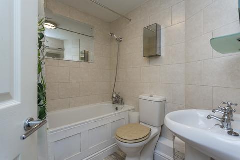 Flat 4, 13 Broadwater Down, Tunbridge Wells, TN2 5NJ