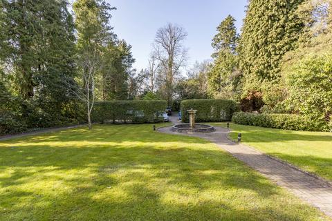 Flat 4, 13 Broadwater Down, Tunbridge Wells, TN2 5NJ