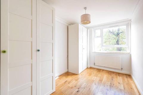 3 bedroom flat to rent, Melbourne Court, Randolph Avenue, London