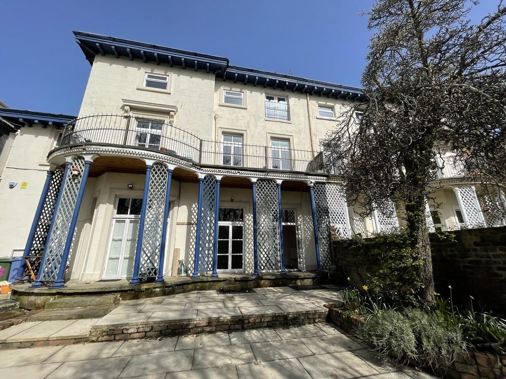 Grove Park, Liverpool 2 bed apartment £795 pcm (£183 pw)
