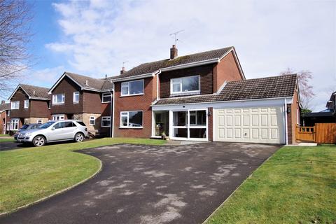 17 Leigh Lane, Bramshall, Uttoxeter, ST14 5DN