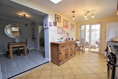 17 Leigh Lane, Bramshall, Uttoxeter, ST14 5DN