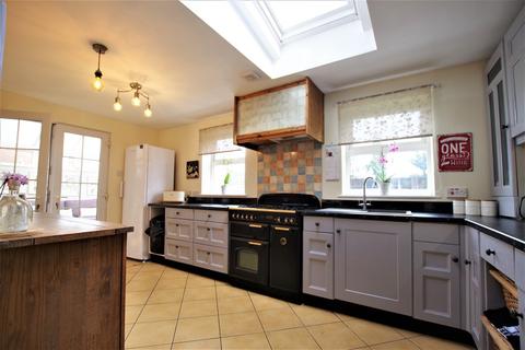 17 Leigh Lane, Bramshall, Uttoxeter, ST14 5DN