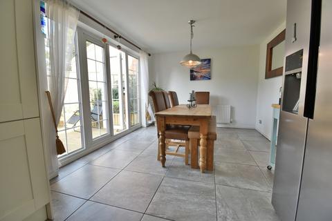 11 Swarbourn Close, Yoxall, Burton-on-trent, DE13 8NX