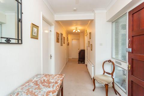9 Oakfield, Hawkhurst, Cranbrook, TN18 4JR
