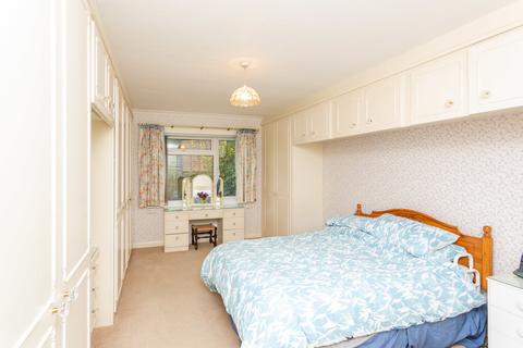 9 Oakfield, Hawkhurst, Cranbrook, TN18 4JR