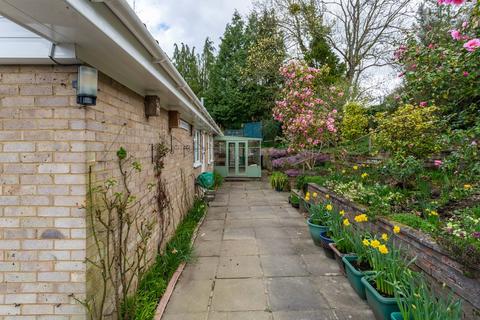 9 Oakfield, Hawkhurst, Cranbrook, TN18 4JR
