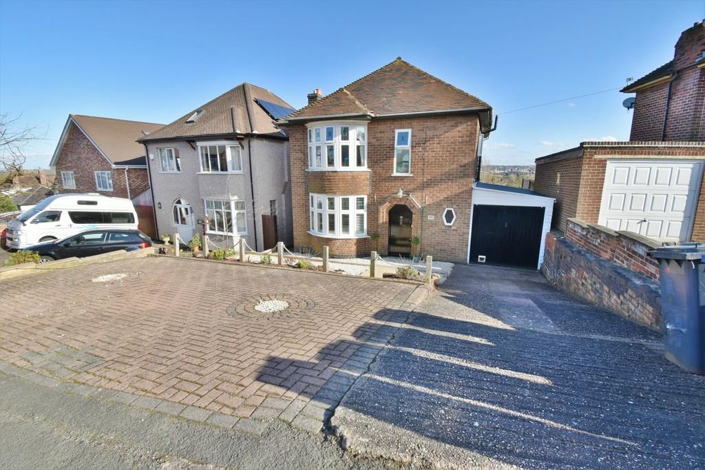 Field Lane, BurtononTrent 3 bed detached house £280,000