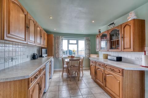 6 Cladswell Close, Cookhill, Alcester, B49 5JX