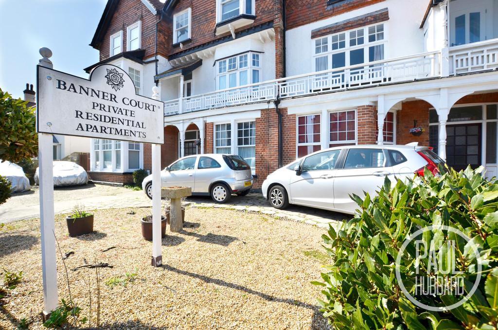 Banner Court, Kirkley Cliff Road, Lowestoft 1 bed apartment £120,000