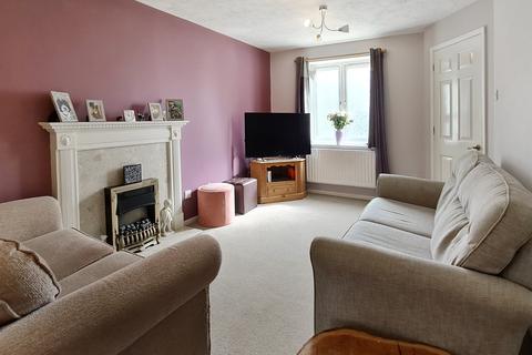 16 Carnation Close, Littlehampton, BN17 6WR
