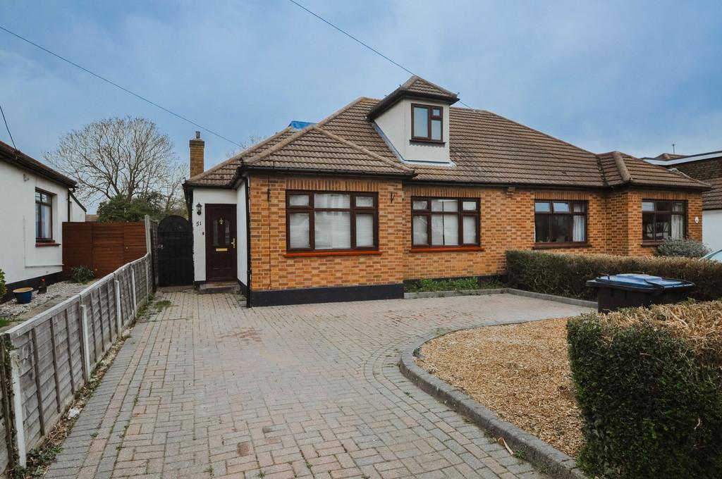 Hawkwell Park Drive, Hockley 4 bed semidetached house £420,000