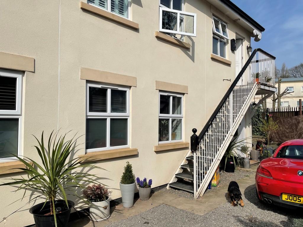 Flat 2 3 Parrin Lane 1 bed apartment £600 pcm (£138 pw)