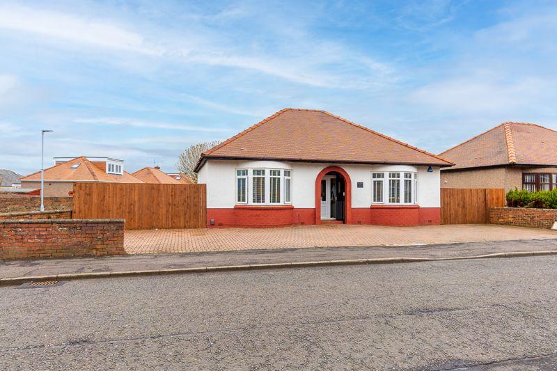 149 Adamton Road South, Prestwick, KA9 2BJ 3 bed detached bungalow £