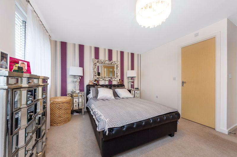 Front bedroom / en